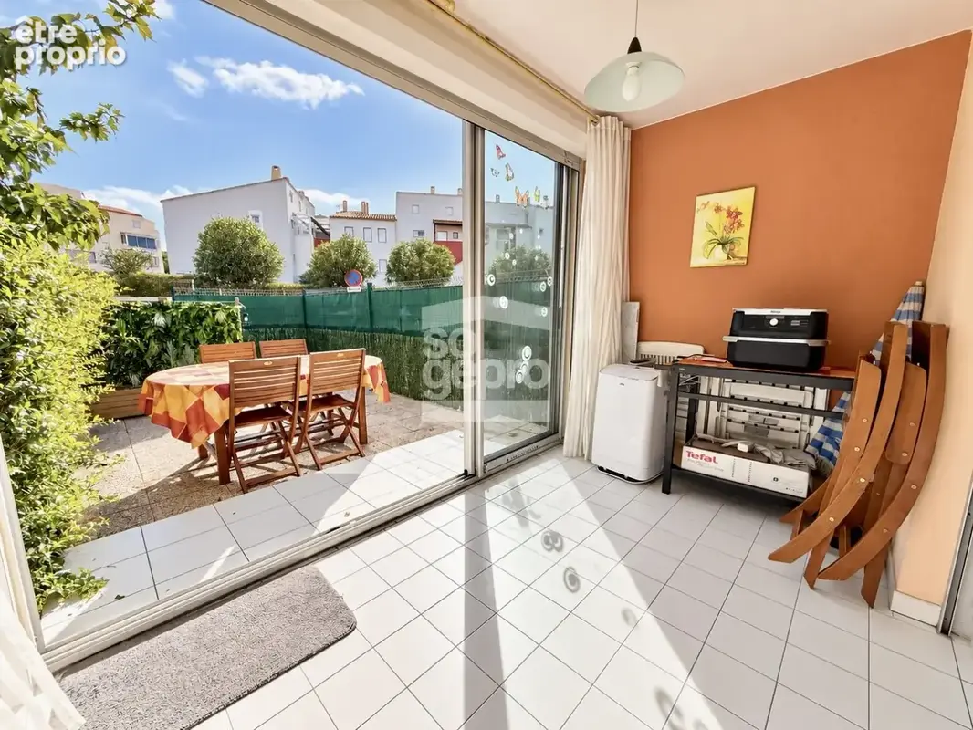 Réf : 2351 - Vente 3 Pièces rez-de-jardin avec parking, secteur Richelieu ! - photo 1