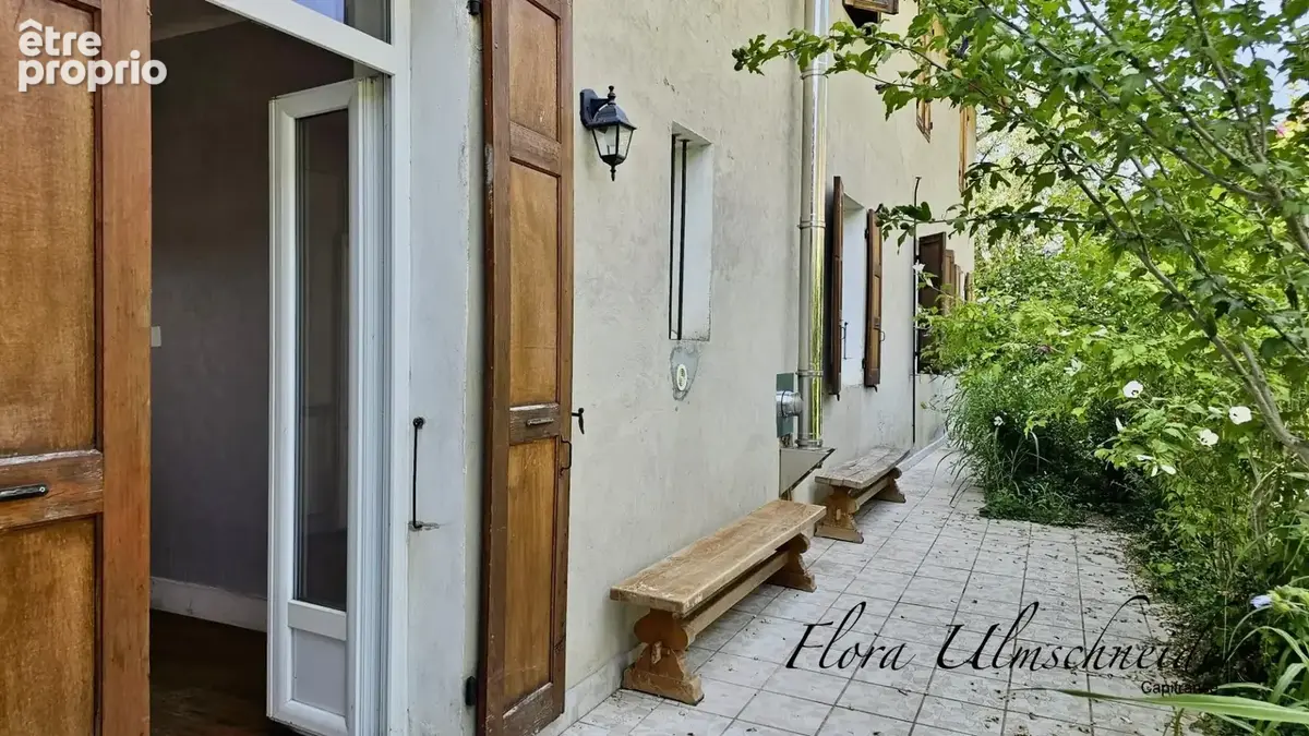 Au cœur du village de Chindrieux (73) – Ensemble immobilier avec appartement d'env. 134 m² à rénover, studio d'env. 32 m² rénové - photo 2