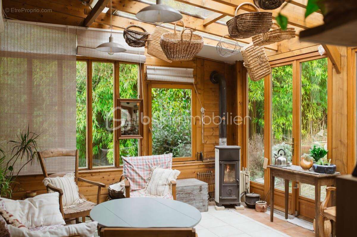 Maison à VILLAINES-LES-ROCHERS