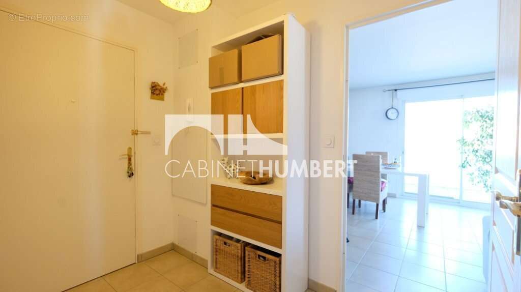 Appartement à SAINT-PRIEST-EN-JAREZ