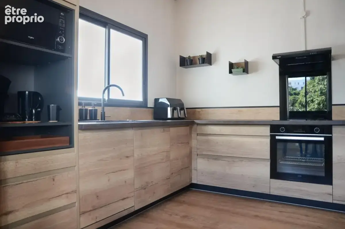 Appartement 85 m² à Saint-Denis  - photo 4