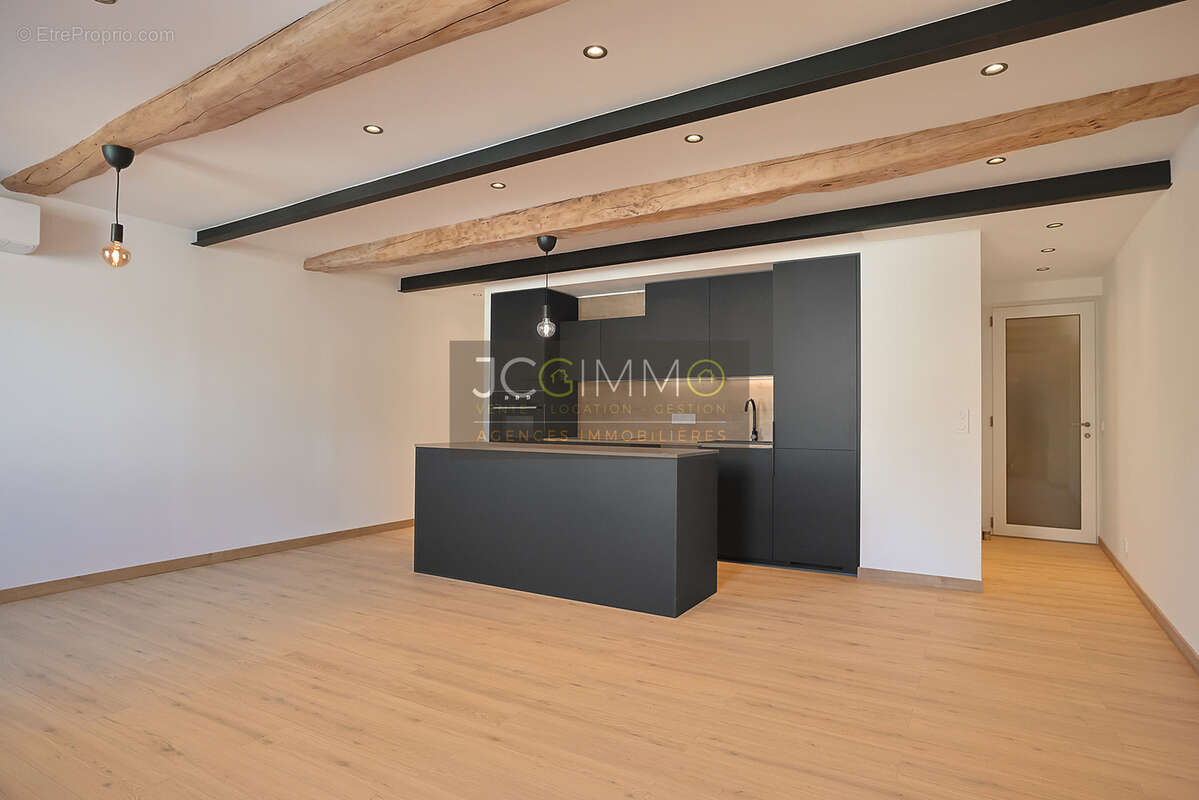 Sollies pont (centre ville) - appartement t4 renove (juillet 2026) - 88 m2 - cour exterieure privative - 24 m2 - photo 4