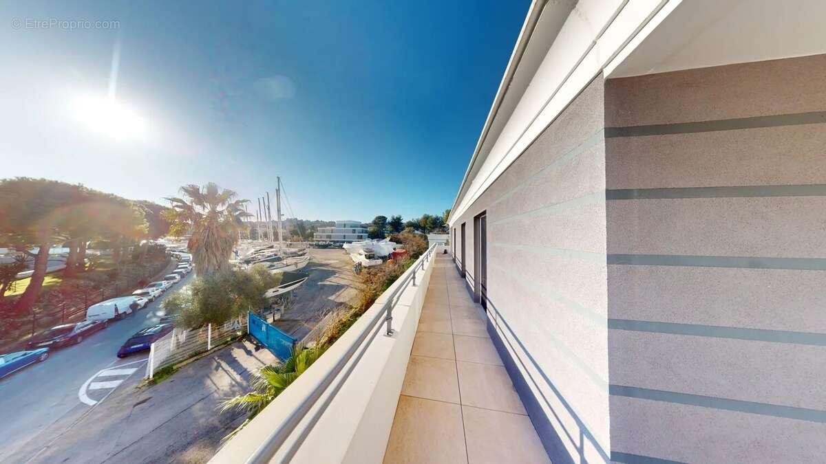 Appartement à VILLENEUVE-LOUBET