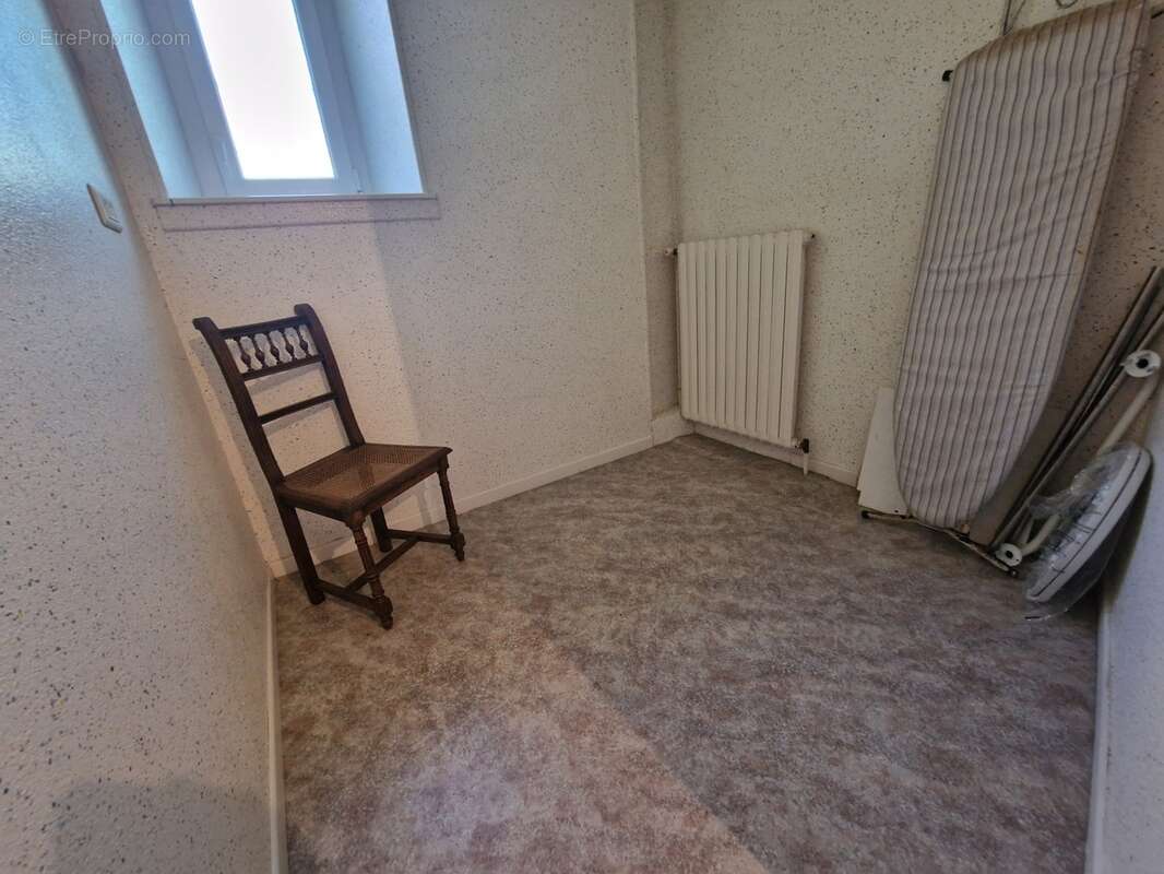 Ensemble immobilier ( maison t6 + grandes dependances ) à vendre 5 pièces (sh. 251 m2) proche contrexeville (88) sur terrain de  - photo 20