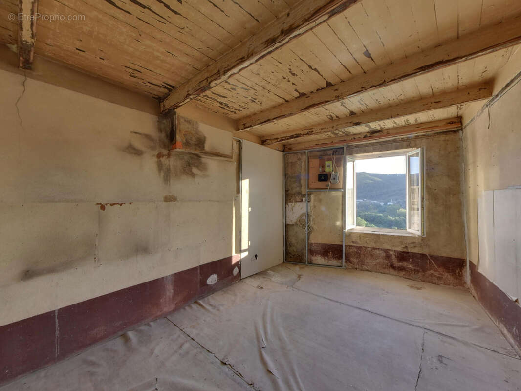 Maison à SAINT-FORTUNAT-SUR-EYRIEUX