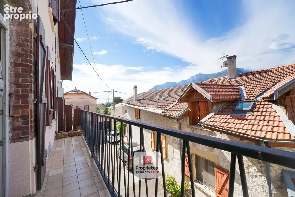 Voreppe (38340) - Maison de village T6 - 5 chambres - Balcon - Cave - Grenier - photo 13