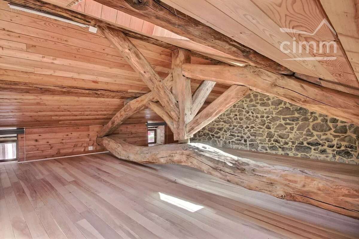 Vente gresivaudan crolles : maison de village t4 avec cour et garage - photo 7