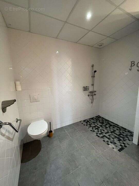 Commerce à CAZAUBON