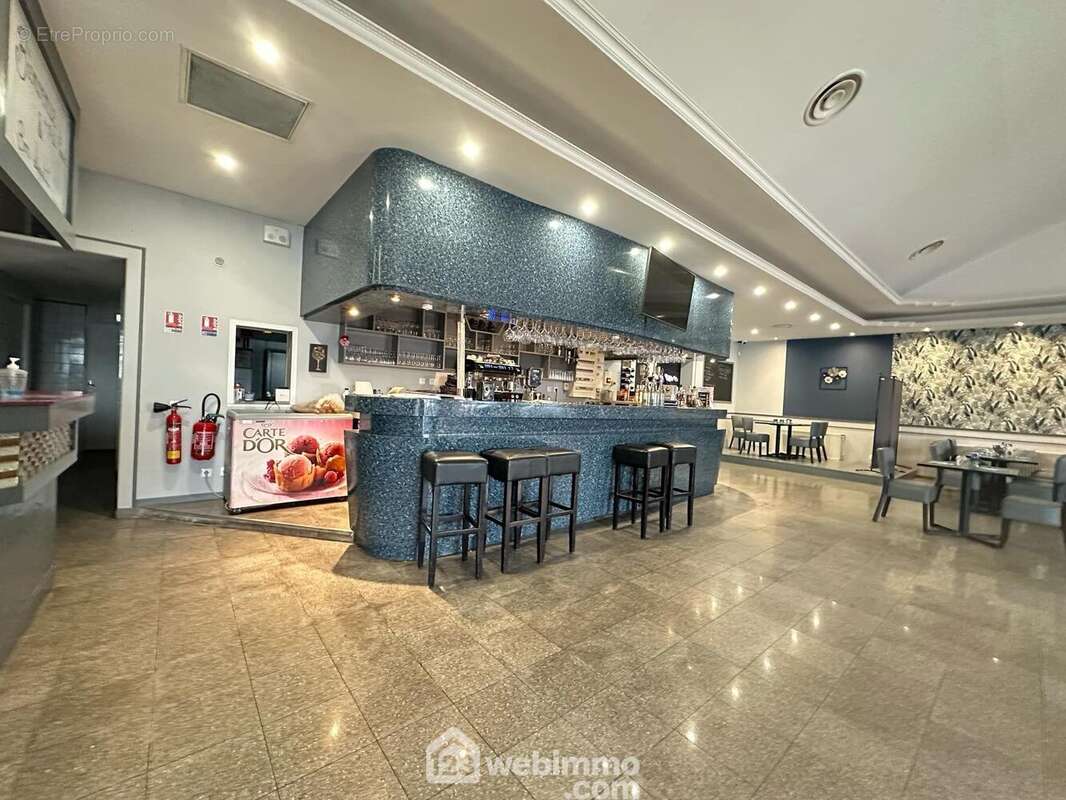 Elle est ouverte sur ... - Commerce à LAON