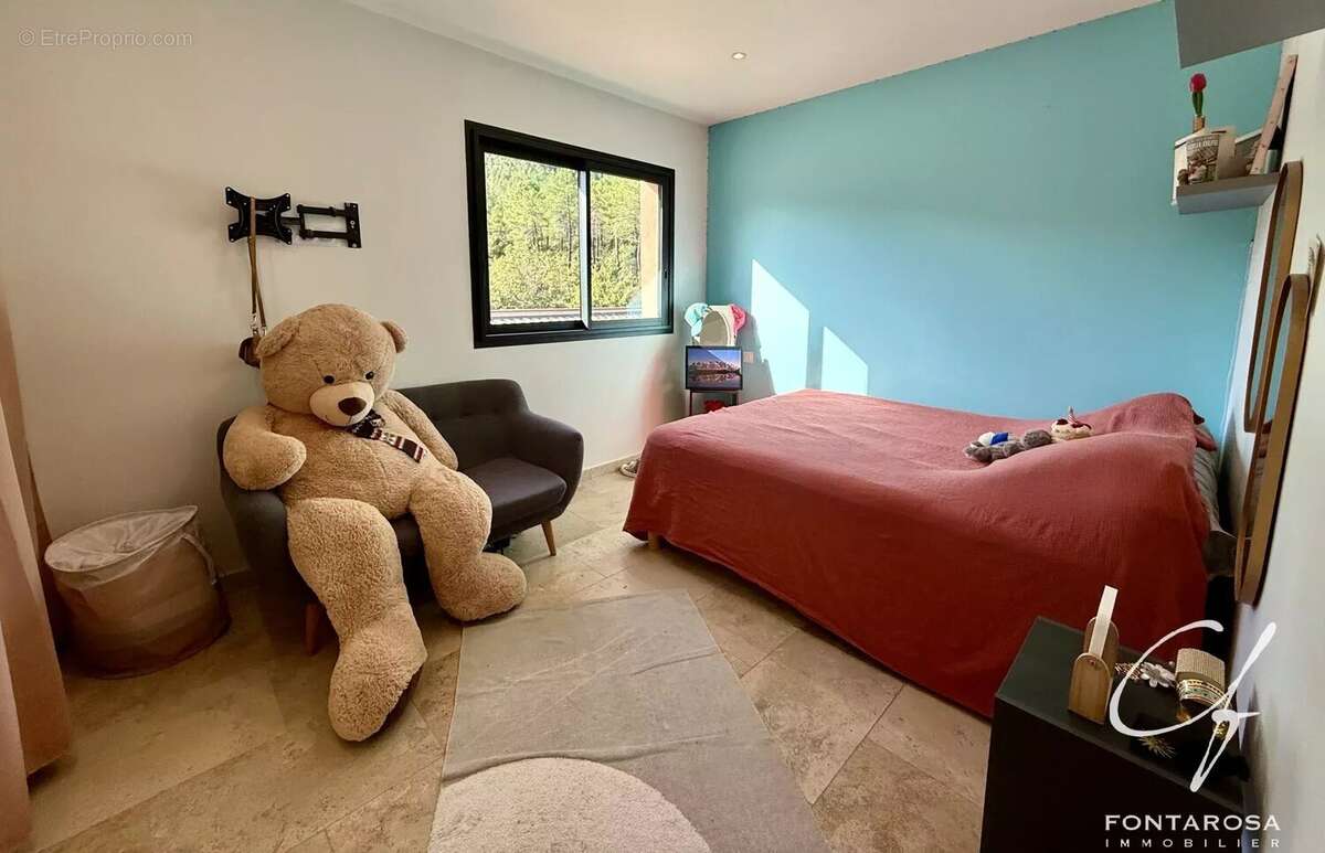 Maison à BAGNOLS-EN-FORET