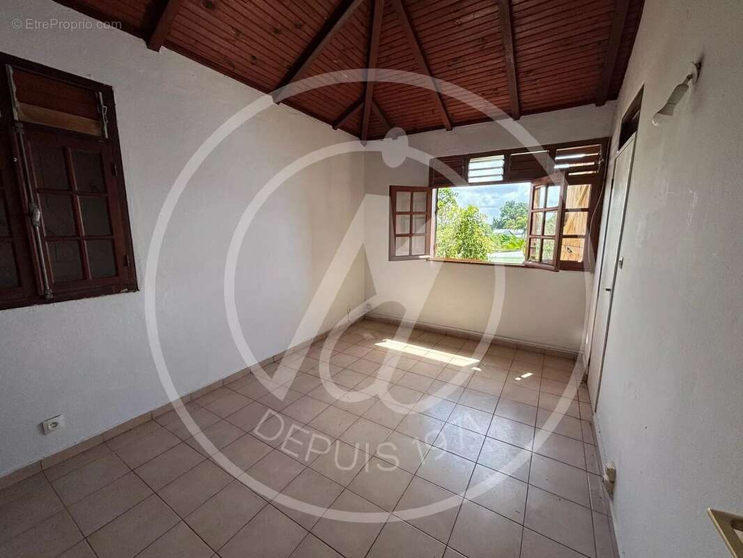 Maison à BAIE-MAHAULT