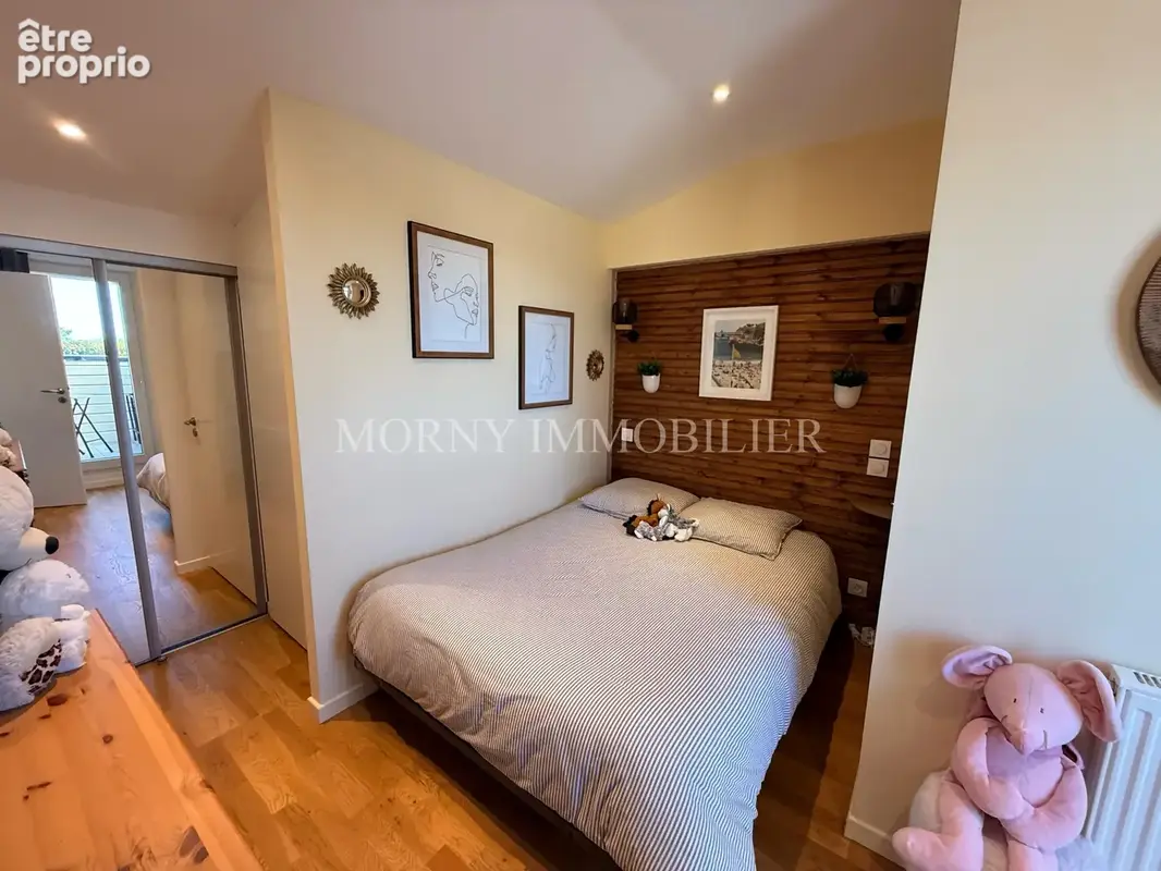 Appartement dernier étage avec deux terrasses - parking privatif et cave - photo 9