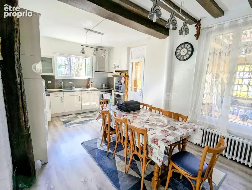 Charmante demeure avec vue imprenable sur le Château de Château-Thierry – 185 m², terrasse et dépendance locative - photo 3