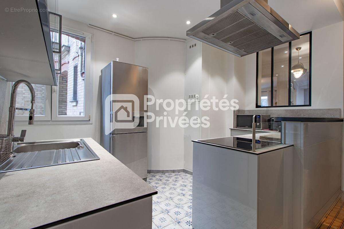 Appartement à PARIS-15E