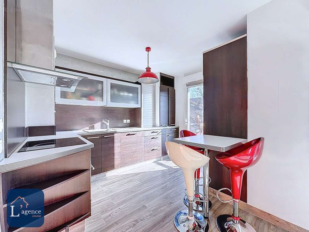 Appartement à SERGY