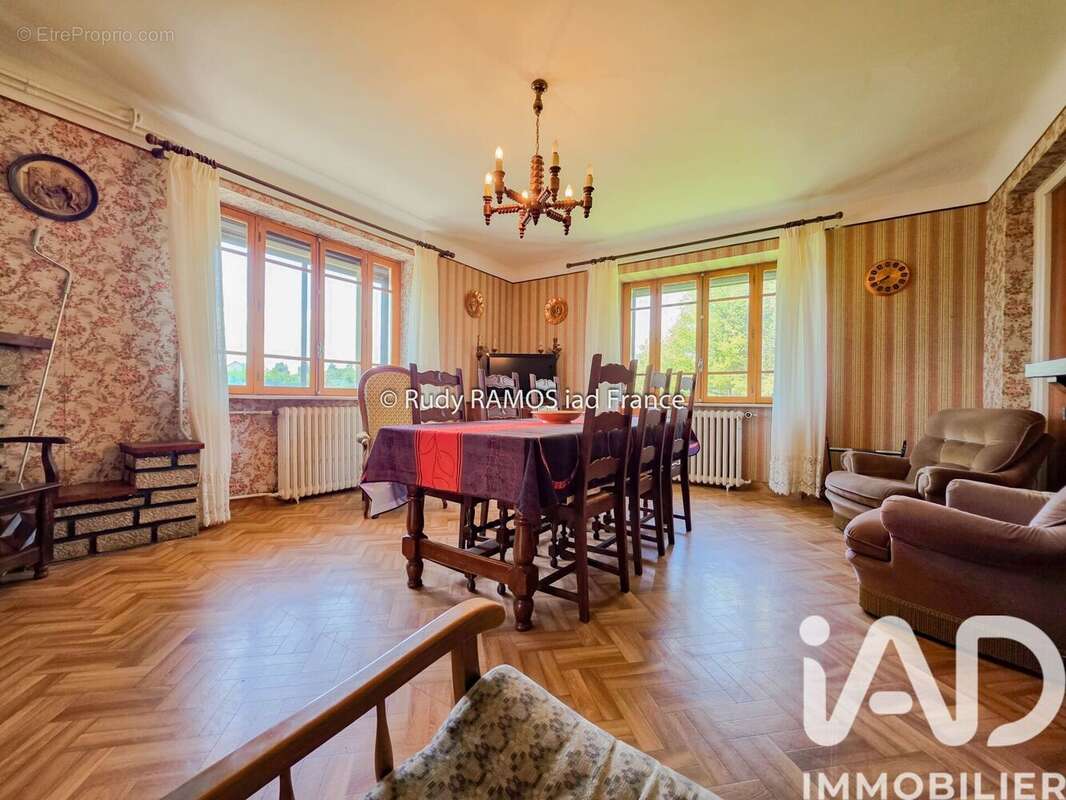 Maison 162 m² à Le Massegros  - photo 2