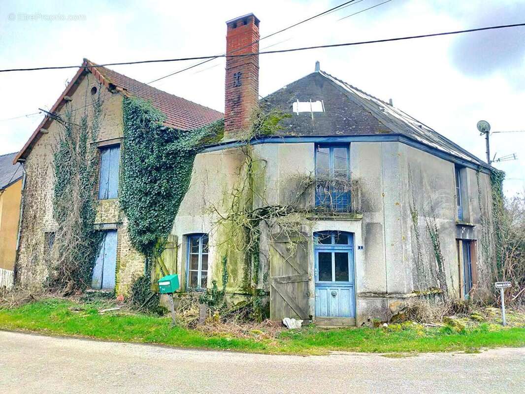 maison à vendre Le Ham en Mayenne avec dépendances - Maison à LE HAM