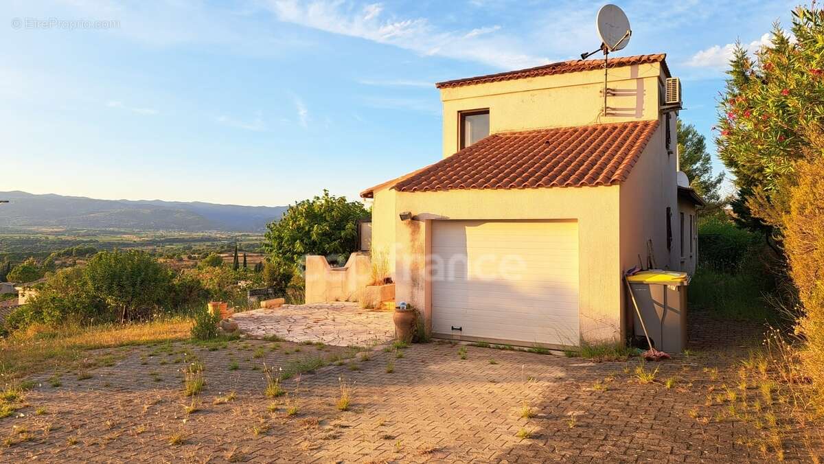 "Rare Gignac, emplacement unique vue panoramique exceptionnelle, Villa 6 pièces 148m2, terrain 2625m2" - photo 3