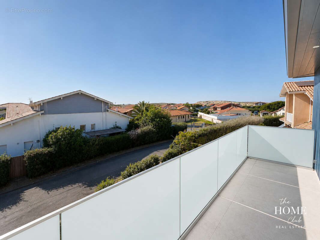Appartement t3 avec balcon   proche de la plage - photo 3