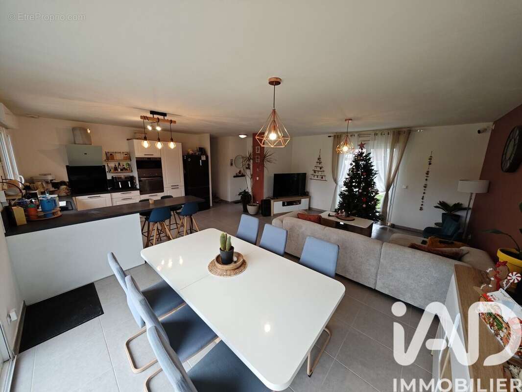 Photo 6 - Maison à ROISEL