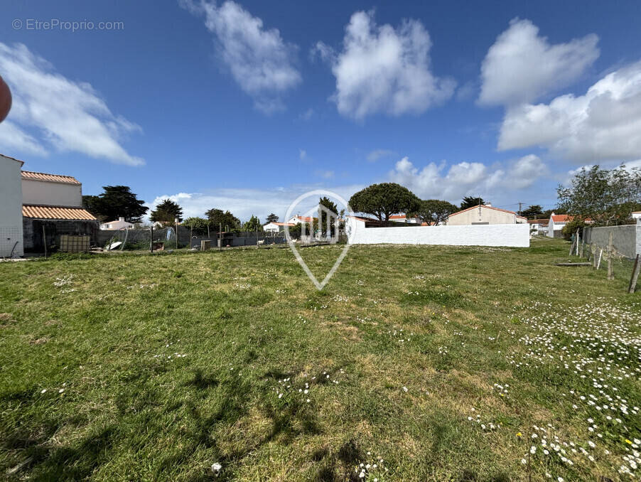 Terrain à LA GUERINIERE