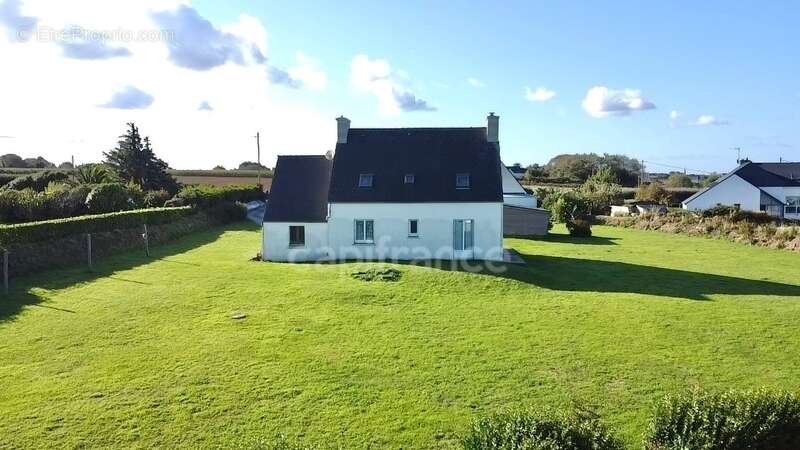 Maison à PLOUGUERNEAU