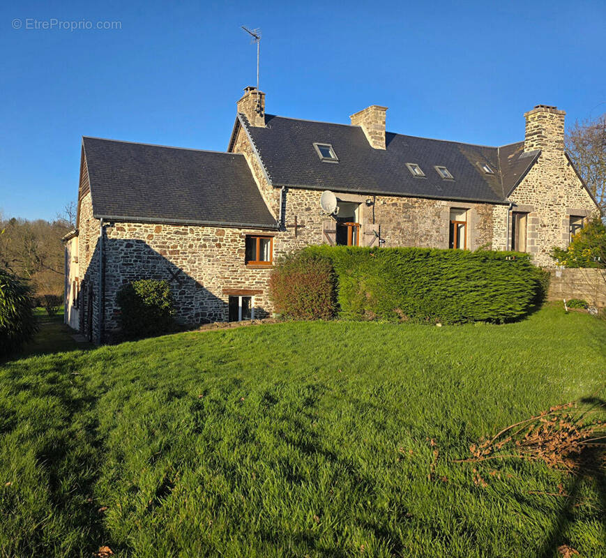 Maison à MONTAIGU-LES-BOIS