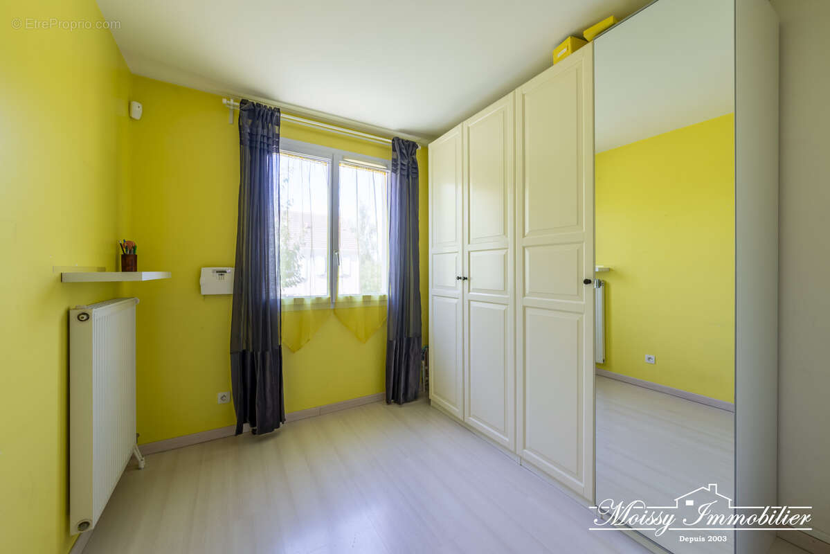 Maison à MOISSY-CRAMAYEL