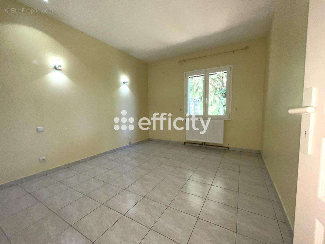 Maison 144 m² à Aigre  - photo 11