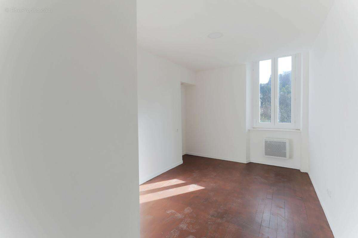 IMMEUBLE 600 m2  avec 6 appartements, un garage, un  jardinet et  3 dépendances  MAZAMET - photo 15