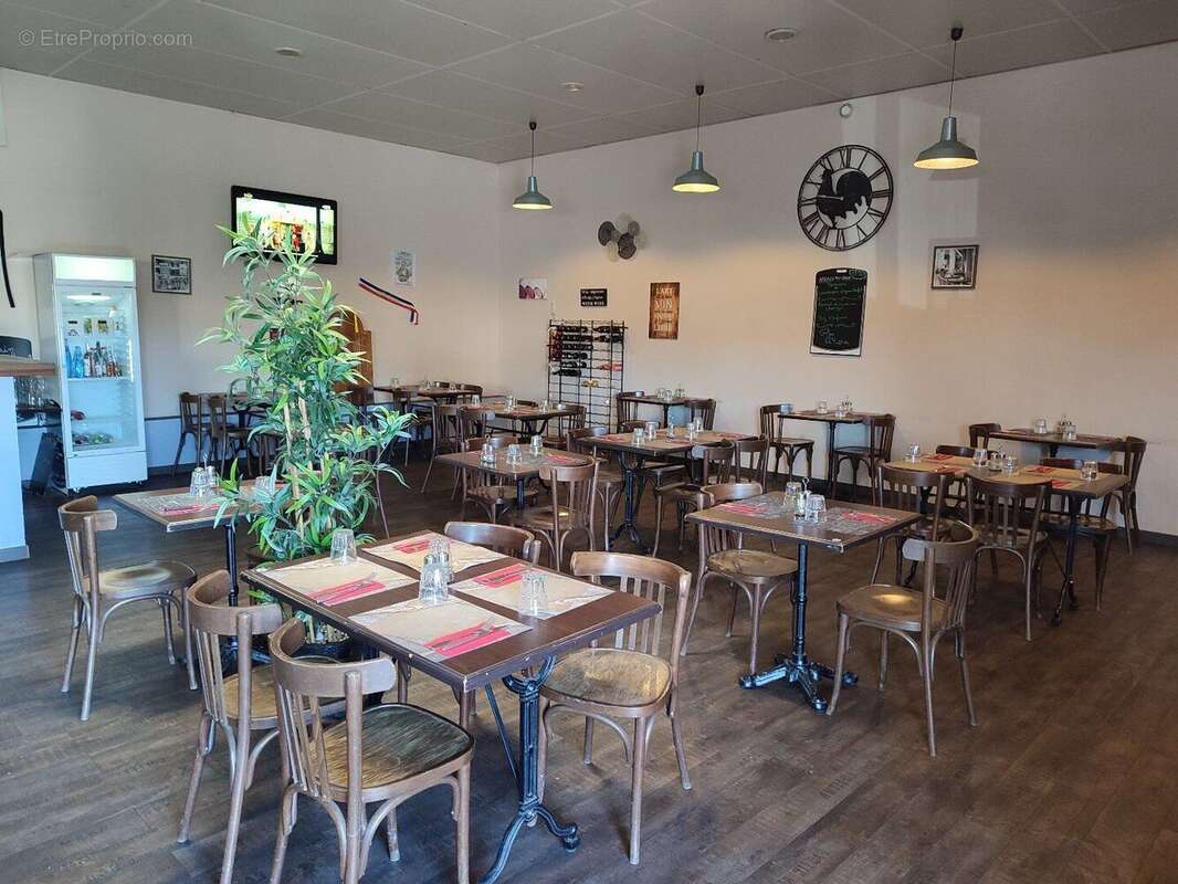 Photo 2 - Commerce à PEZENAS