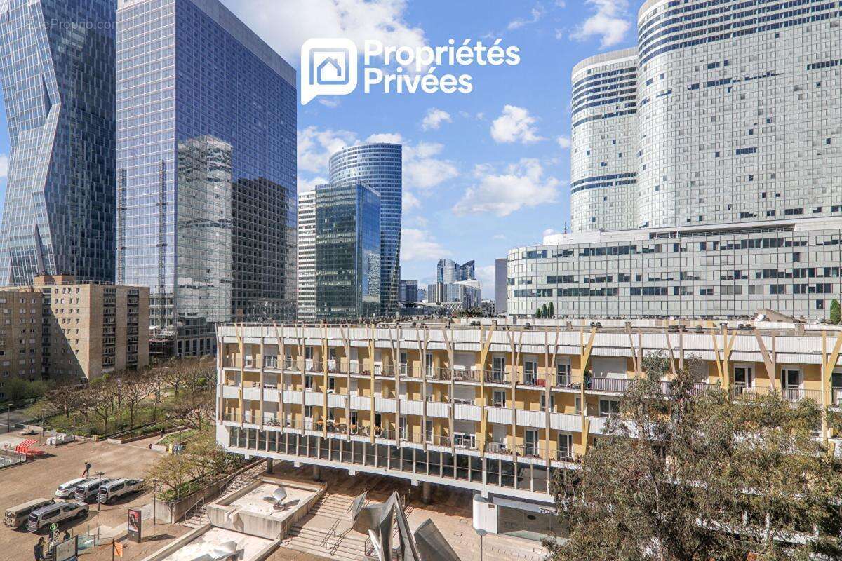Appartement à COURBEVOIE