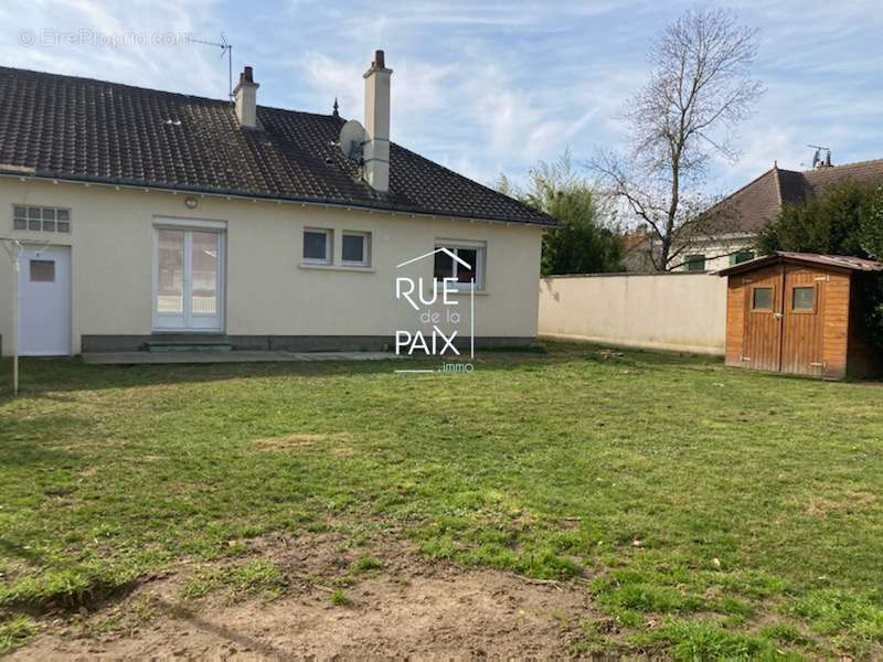 Maison à DANGE-SAINT-ROMAIN