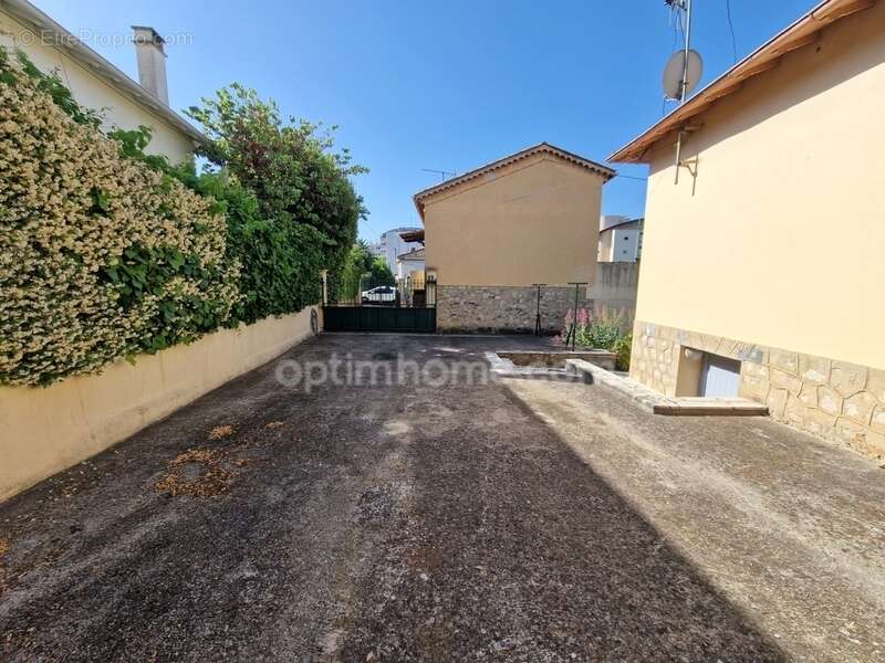 Maison à LE CANNET