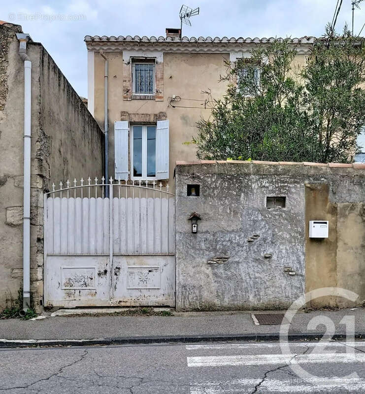 Maison à MORIERES-LES-AVIGNON
