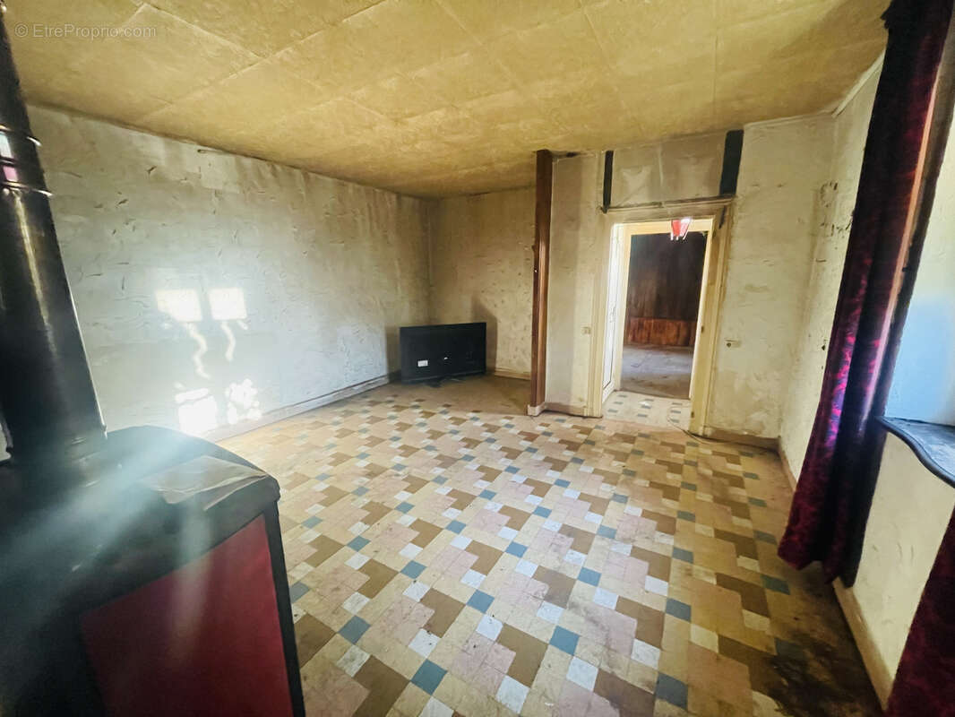 Maison à CHAMPDOTRE