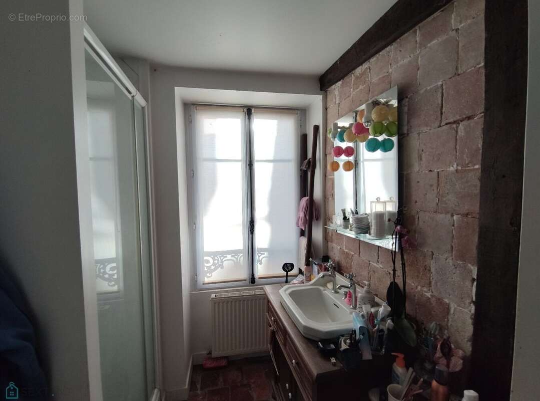 Belle demeure de 446 m² hab datant du 13ème et 17ème siécle avec nombreuses dépendances - photo 11