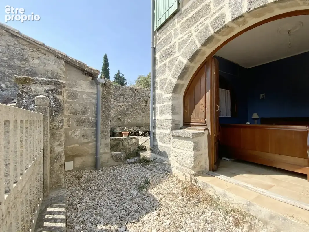Maison en pierre à 4 km d' Uzès, jardin et grand garage. - photo 10