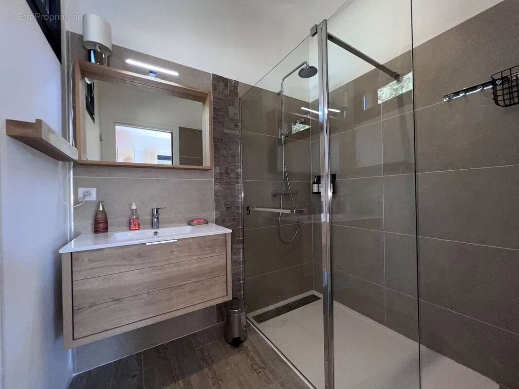 Maison à SOLLIES-TOUCAS