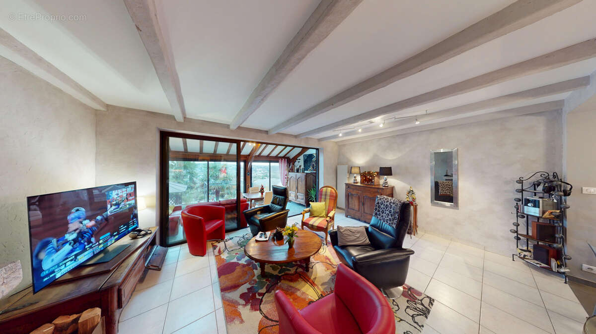 Maison à ONET-LE-CHATEAU