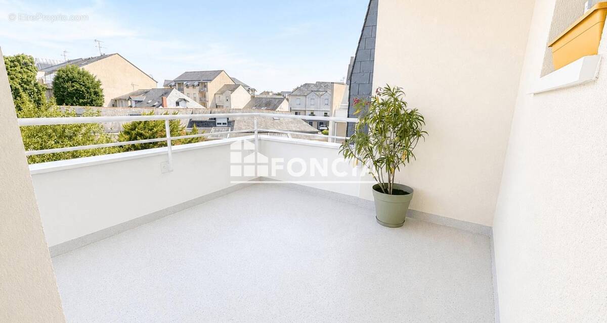 Appartement à MONTREUIL-JUIGNE