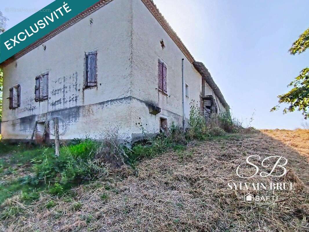 Maison 250 m² à Puycornet  - photo 6