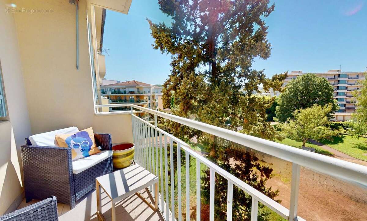 Appartement à TASSIN-LA-DEMI-LUNE