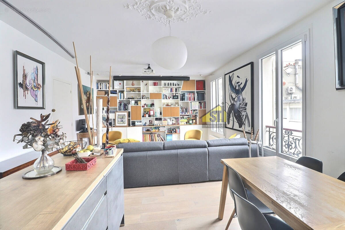 Appartement à PARIS-14E