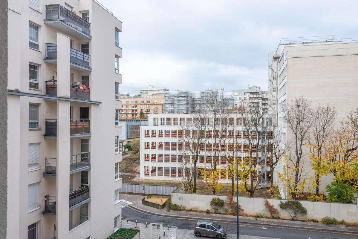 Appartement à COURBEVOIE