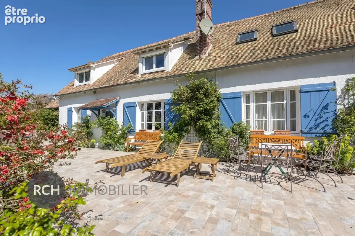 Secteur Gambais - Authentique longère sur un beau parc arboré avec dépendances et piscine - photo 3