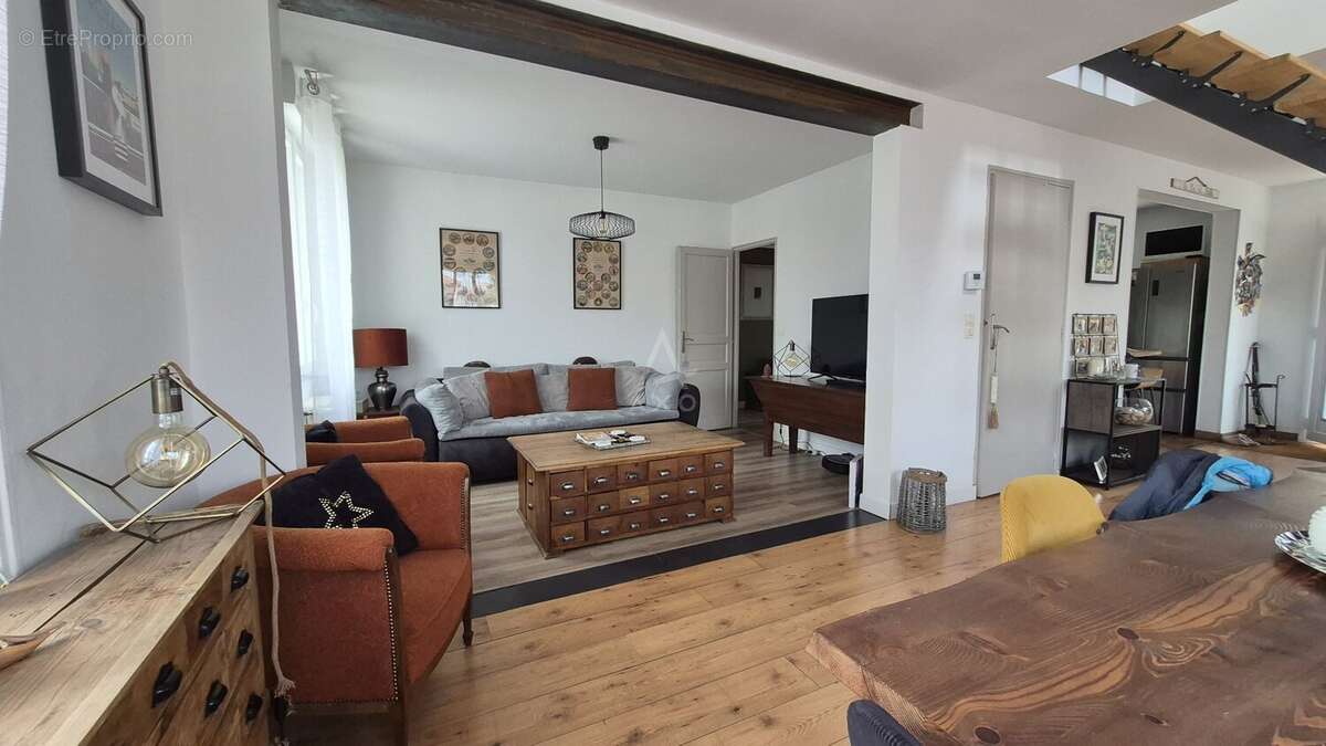 Maison familiale R+1 de 160 m²  4 chambres  Jardin avec espace BBQ et abri - photo 2