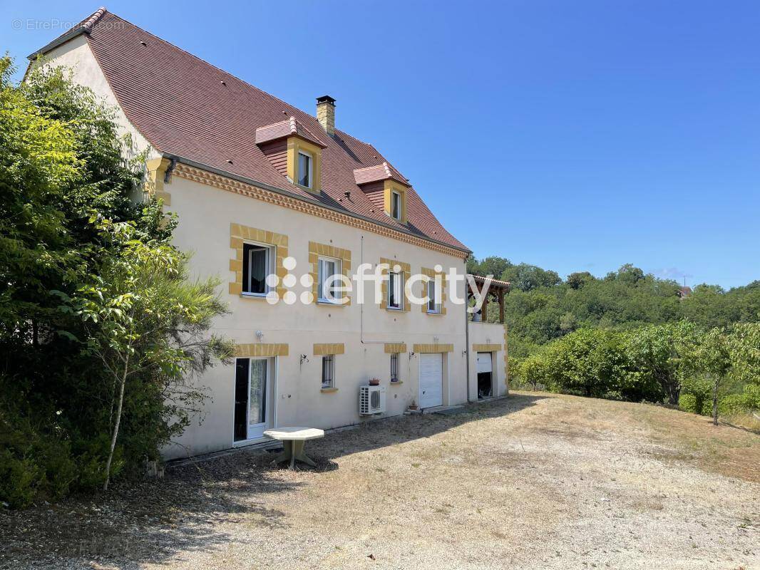 Maison à CENAC-ET-SAINT-JULIEN