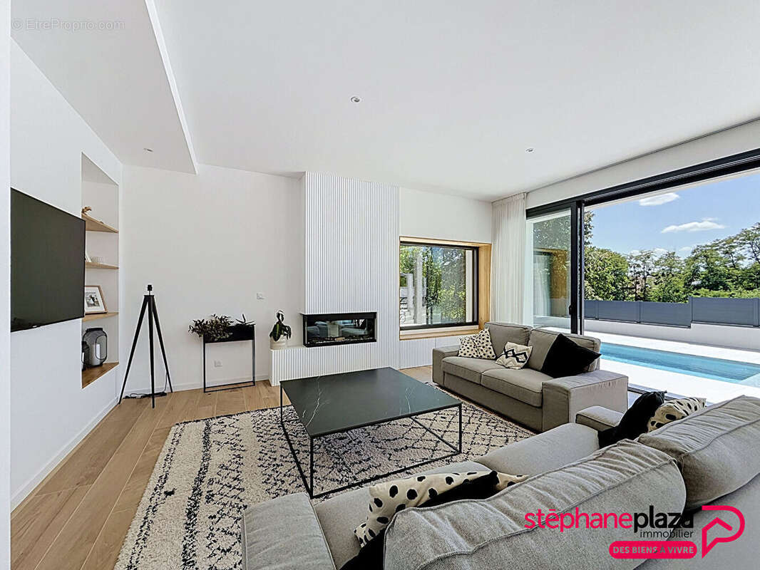 Maison contemporaine 2025 avec piscine et vue dégagée - photo 3