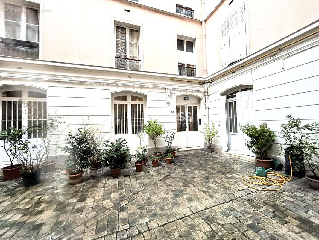 Appartement à PARIS-10E